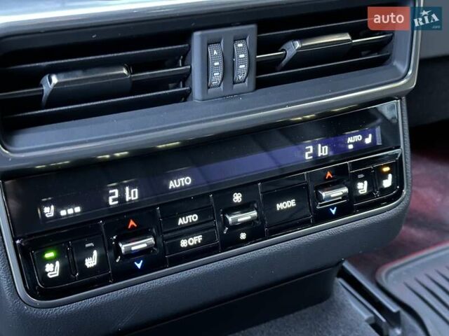 Белый Лексус ЛХ, объемом двигателя 3.45 л и пробегом 20 тыс. км за 127500 $, фото 75 на Automoto.ua