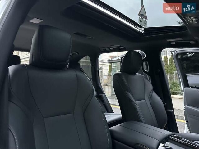 Белый Лексус ЛХ, объемом двигателя 3.45 л и пробегом 20 тыс. км за 127500 $, фото 60 на Automoto.ua