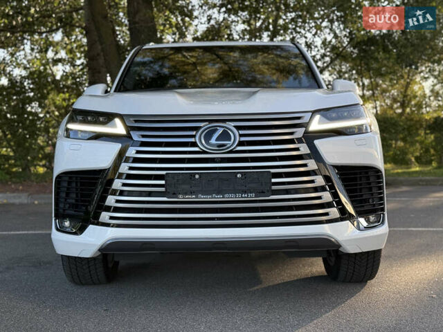 Лексус ЛХ 2022 у Києві на Automoto.ua Білий Лексус ЛХ, об'ємом двигуна 3.5 л та пробігом 33 тис. км за 113500 $, фото 9 на Automoto.ua