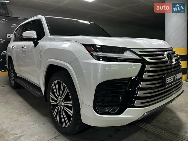 Лексус ЛХ 2022 в Киеве на Automoto.ua Белый Лексус ЛХ, объемом двигателя 3.45 л и пробегом 15 тыс. км за 117500 $, фото 3 на Automoto.ua