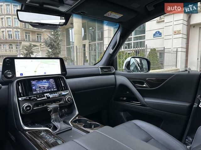 Белый Лексус ЛХ, объемом двигателя 3.35 л и пробегом 12 тыс. км за 120500 $, фото 75 на Automoto.ua