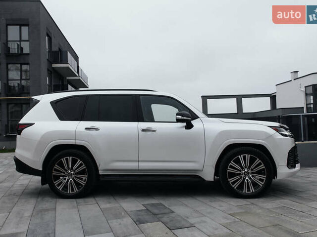 Білий Лексус ЛХ, об'ємом двигуна 3.35 л та пробігом 102 тис. км за 115000 $, фото 4 на Automoto.ua