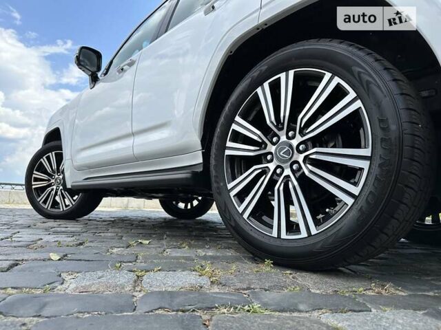 Лексус ЛХ 2022 в Киеве на Automoto.ua Белый Лексус ЛХ, объемом двигателя 3.45 л и пробегом 1 тыс. км за 124999 $, фото 69 на Automoto.ua