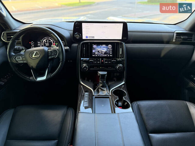 Лексус ЛХ 2022 у Києві на Automoto.ua Білий Лексус ЛХ, об'ємом двигуна 3.5 л та пробігом 33 тис. км за 113500 $, фото 22 на Automoto.ua