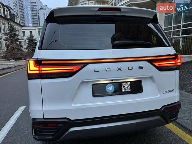 Белый Лексус ЛХ, объемом двигателя 3.45 л и пробегом 20 тыс. км за 127500 $, фото 100 на Automoto.ua