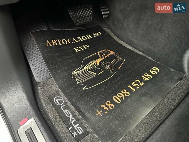 Белый Лексус ЛХ, объемом двигателя 3.35 л и пробегом 12 тыс. км за 120500 $, фото 38 на Automoto.ua