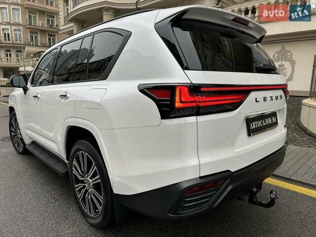 Белый Лексус ЛХ, объемом двигателя 3.35 л и пробегом 12 тыс. км за 120500 $, фото 7 на Automoto.ua