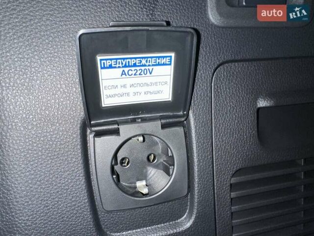 Белый Лексус ЛХ, объемом двигателя 3.45 л и пробегом 20 тыс. км за 127500 $, фото 82 на Automoto.ua