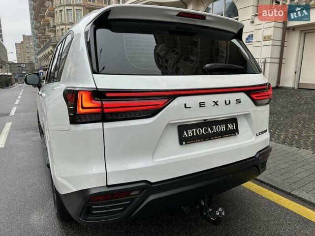 Белый Лексус ЛХ, объемом двигателя 3.35 л и пробегом 12 тыс. км за 120500 $, фото 8 на Automoto.ua