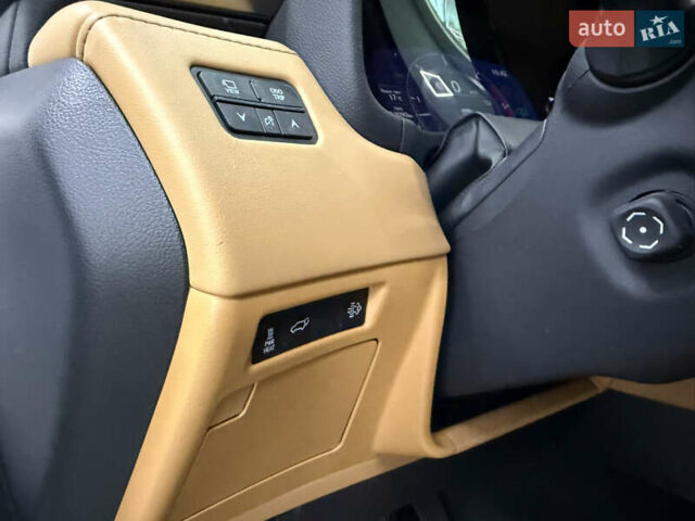 Белый Лексус ЛХ, объемом двигателя 3.35 л и пробегом 50 тыс. км за 114900 $, фото 27 на Automoto.ua