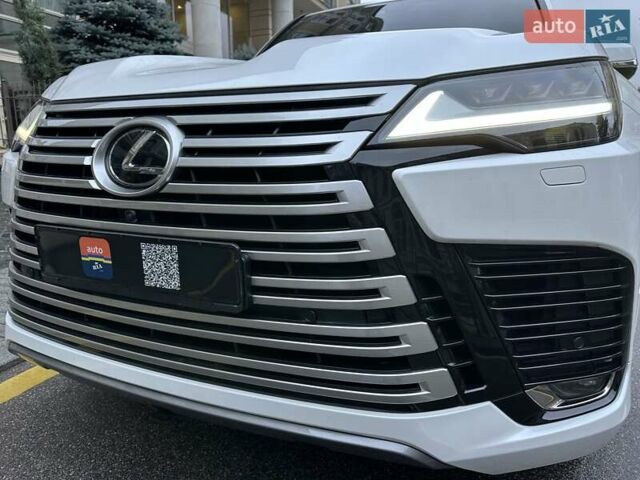 Белый Лексус ЛХ, объемом двигателя 3.45 л и пробегом 20 тыс. км за 127500 $, фото 14 на Automoto.ua
