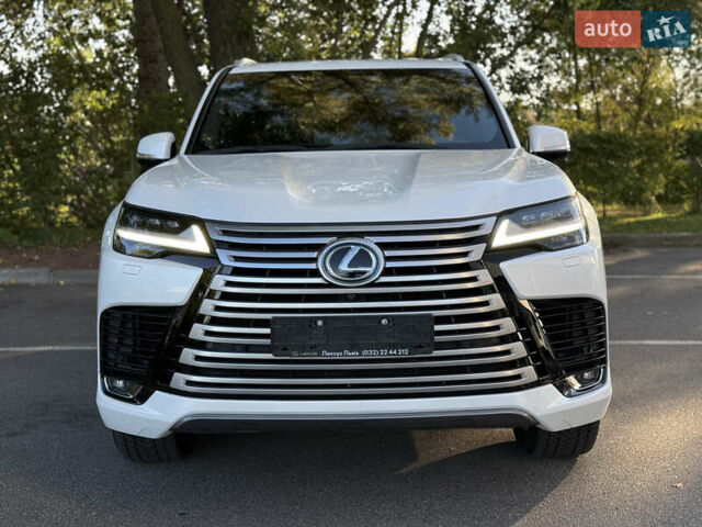 Лексус ЛХ 2022 у Києві на Automoto.ua Білий Лексус ЛХ, об'ємом двигуна 3.5 л та пробігом 33 тис. км за 113500 $, фото 4 на Automoto.ua