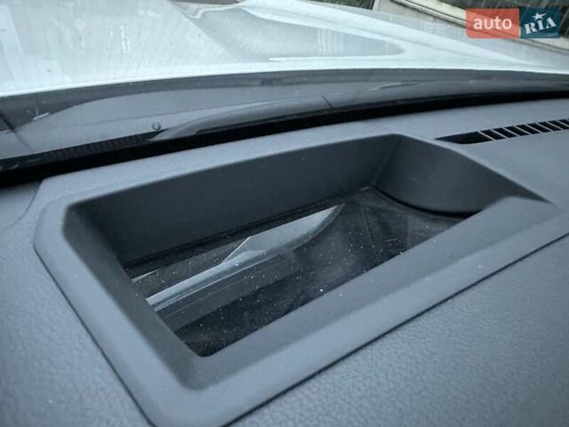 Белый Лексус ЛХ, объемом двигателя 3.45 л и пробегом 20 тыс. км за 127500 $, фото 42 на Automoto.ua