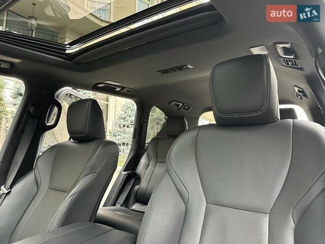 Белый Лексус ЛХ, объемом двигателя 3.35 л и пробегом 12 тыс. км за 120500 $, фото 34 на Automoto.ua