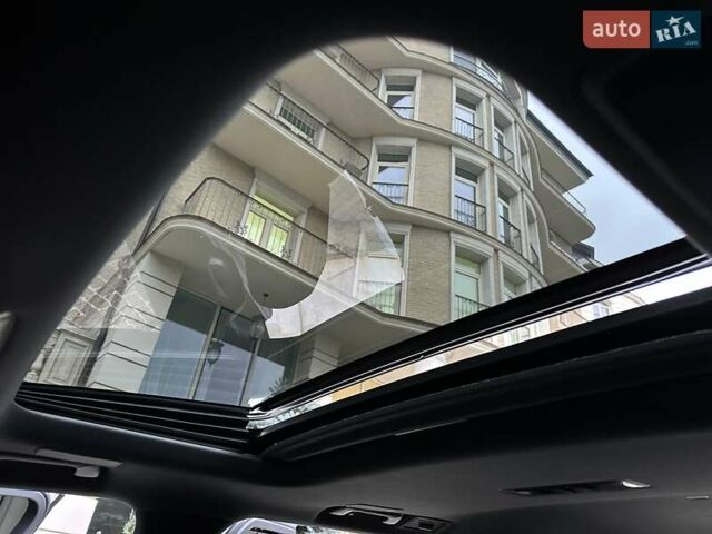 Белый Лексус ЛХ, объемом двигателя 3.45 л и пробегом 20 тыс. км за 127500 $, фото 32 на Automoto.ua