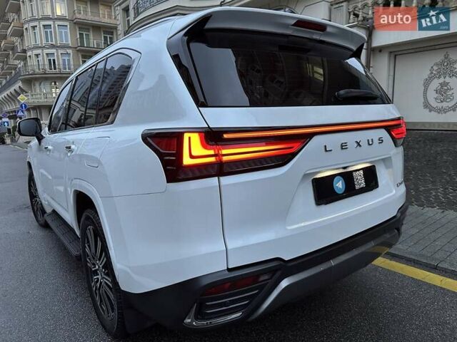 Белый Лексус ЛХ, объемом двигателя 3.45 л и пробегом 20 тыс. км за 127500 $, фото 99 на Automoto.ua