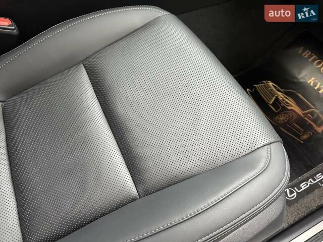 Белый Лексус ЛХ, объемом двигателя 3.35 л и пробегом 12 тыс. км за 120500 $, фото 70 на Automoto.ua