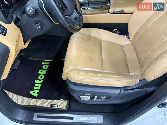 Белый Лексус ЛХ, объемом двигателя 3.35 л и пробегом 50 тыс. км за 114900 $, фото 16 на Automoto.ua
