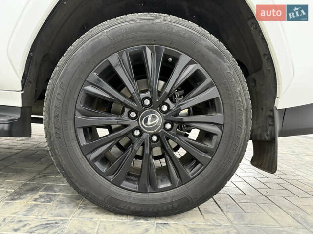 Белый Лексус ЛХ, объемом двигателя 3.35 л и пробегом 50 тыс. км за 114900 $, фото 31 на Automoto.ua