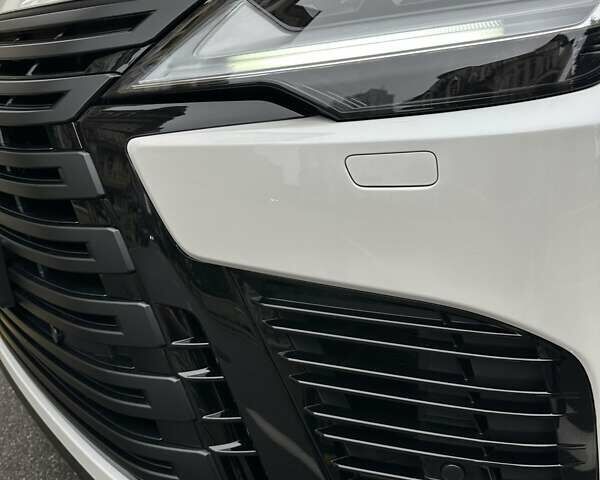 Белый Лексус ЛХ, объемом двигателя 3.35 л и пробегом 12 тыс. км за 120500 $, фото 24 на Automoto.ua