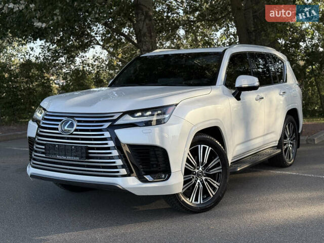 Лексус ЛХ 2022 у Києві на Automoto.ua Білий Лексус ЛХ, об'ємом двигуна 3.5 л та пробігом 33 тис. км за 113500 $, фото 3 на Automoto.ua