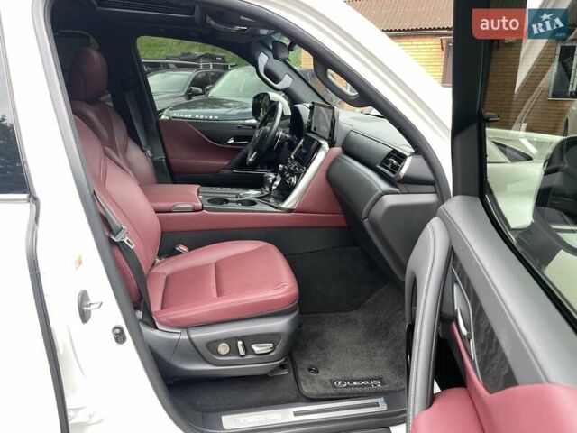 Белый Лексус ЛХ, объемом двигателя 3.35 л и пробегом 40 тыс. км за 117500 $, фото 18 на Automoto.ua