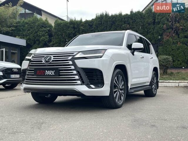 Белый Лексус ЛХ, объемом двигателя 3.35 л и пробегом 40 тыс. км за 117500 $, фото 3 на Automoto.ua