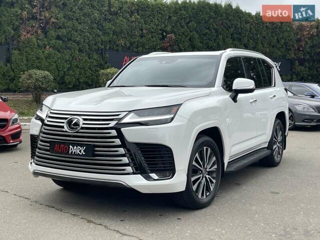 Білий Лексус ЛХ, об'ємом двигуна 3.35 л та пробігом 40 тис. км за 119999 $, фото 1 на Automoto.ua
