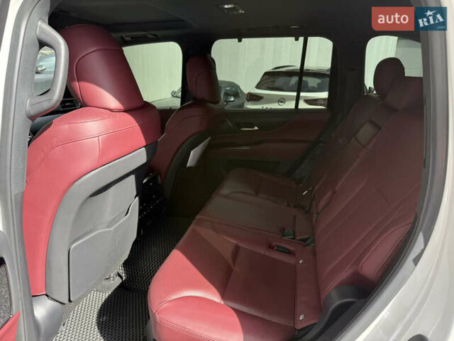 Белый Лексус ЛХ, объемом двигателя 3.3 л и пробегом 38 тыс. км за 118375 $, фото 21 на Automoto.ua