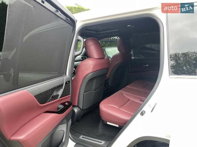 Белый Лексус ЛХ, объемом двигателя 3.35 л и пробегом 40 тыс. км за 117500 $, фото 16 на Automoto.ua