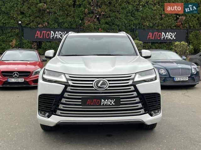 Белый Лексус ЛХ, объемом двигателя 3.35 л и пробегом 40 тыс. км за 117500 $, фото 9 на Automoto.ua