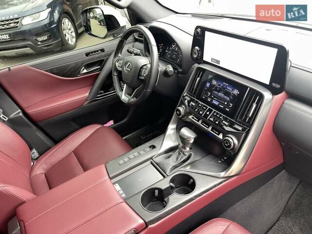 Белый Лексус ЛХ, объемом двигателя 3.35 л и пробегом 40 тыс. км за 117500 $, фото 21 на Automoto.ua