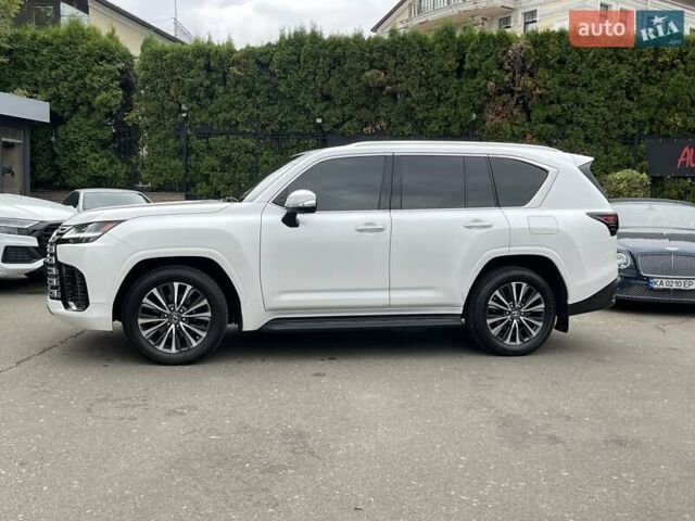 Белый Лексус ЛХ, объемом двигателя 3.35 л и пробегом 40 тыс. км за 117500 $, фото 5 на Automoto.ua