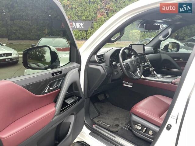 Белый Лексус ЛХ, объемом двигателя 3.35 л и пробегом 40 тыс. км за 117500 $, фото 14 на Automoto.ua