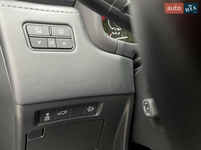 Белый Лексус ЛХ, объемом двигателя 3.35 л и пробегом 40 тыс. км за 117500 $, фото 24 на Automoto.ua