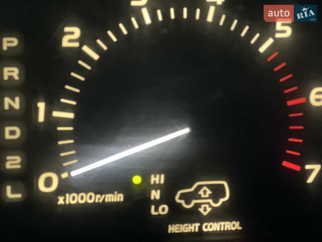 Бежевий Лексус ЛХ, об'ємом двигуна 4.66 л та пробігом 225 тис. км за 8750 $, фото 13 на Automoto.ua