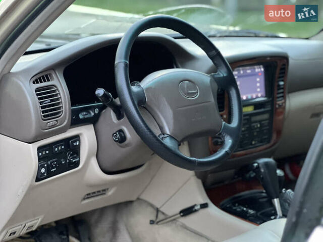 Бежевий Лексус ЛХ, об'ємом двигуна 4.66 л та пробігом 225 тис. км за 8750 $, фото 10 на Automoto.ua
