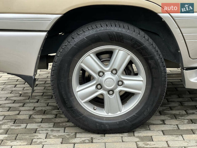 Бежевий Лексус ЛХ, об'ємом двигуна 4.7 л та пробігом 260 тис. км за 13500 $, фото 15 на Automoto.ua