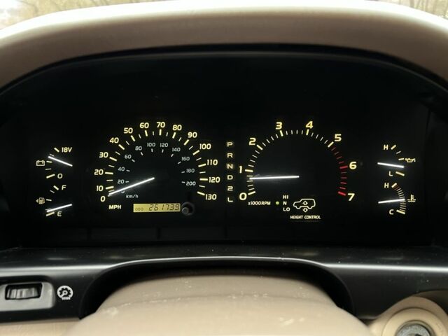 Бежевый Лексус ЛХ, объемом двигателя 4.7 л и пробегом 260 тыс. км за 13500 $, фото 15 на Automoto.ua