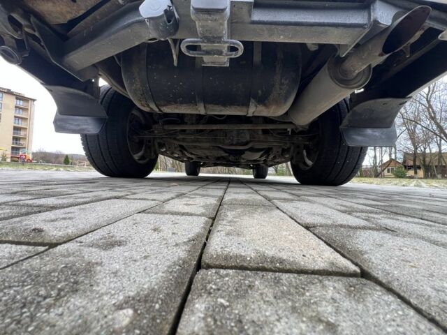 Бежевый Лексус ЛХ, объемом двигателя 4.7 л и пробегом 260 тыс. км за 13500 $, фото 10 на Automoto.ua