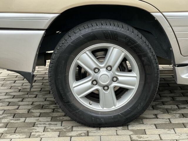 Бежевый Лексус ЛХ, объемом двигателя 4.7 л и пробегом 260 тыс. км за 13500 $, фото 8 на Automoto.ua