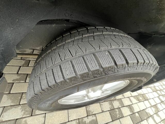 Бежевый Лексус ЛХ, объемом двигателя 4.7 л и пробегом 260 тыс. км за 13500 $, фото 11 на Automoto.ua