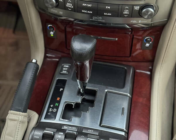 Бежевый Лексус ЛХ, объемом двигателя 5.7 л и пробегом 233 тыс. км за 26500 $, фото 37 на Automoto.ua