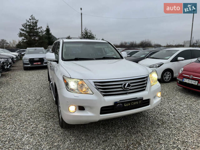 Бежевый Лексус ЛХ, объемом двигателя 5.7 л и пробегом 233 тыс. км за 26500 $, фото 3 на Automoto.ua