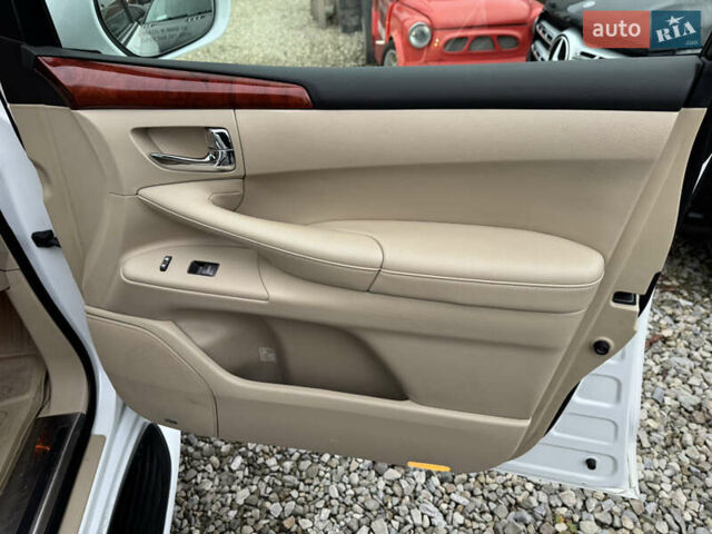 Бежевый Лексус ЛХ, объемом двигателя 5.7 л и пробегом 233 тыс. км за 26500 $, фото 25 на Automoto.ua