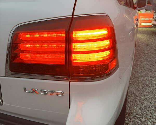 Бежевый Лексус ЛХ, объемом двигателя 5.7 л и пробегом 233 тыс. км за 26500 $, фото 52 на Automoto.ua