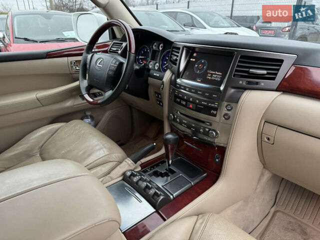 Бежевый Лексус ЛХ, объемом двигателя 5.7 л и пробегом 233 тыс. км за 26500 $, фото 29 на Automoto.ua