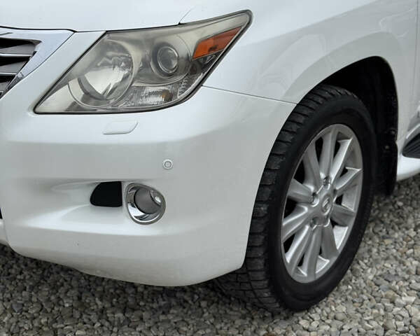 Бежевый Лексус ЛХ, объемом двигателя 5.7 л и пробегом 233 тыс. км за 26500 $, фото 45 на Automoto.ua