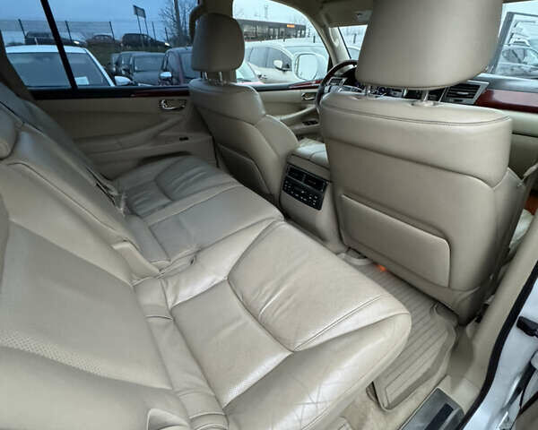 Бежевый Лексус ЛХ, объемом двигателя 5.7 л и пробегом 233 тыс. км за 26500 $, фото 34 на Automoto.ua