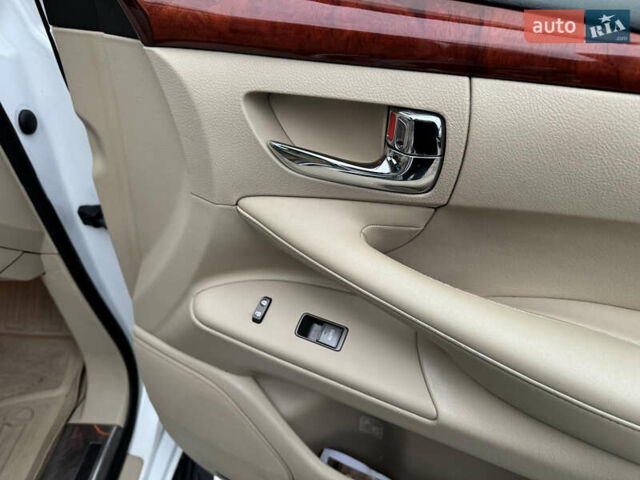 Бежевый Лексус ЛХ, объемом двигателя 5.7 л и пробегом 233 тыс. км за 26500 $, фото 26 на Automoto.ua